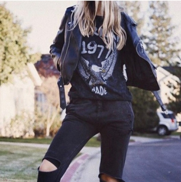 Authentic American 1977 Graphic Tee - Picture 3 of 10